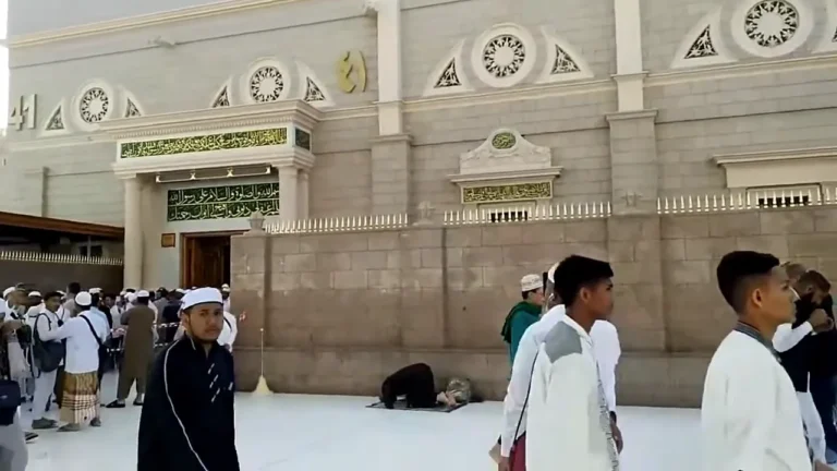 Bab Jibril Gate 40 Masjid Nabawi eastern side near Prophet's tomb Medina mosque entry Rawdah direction