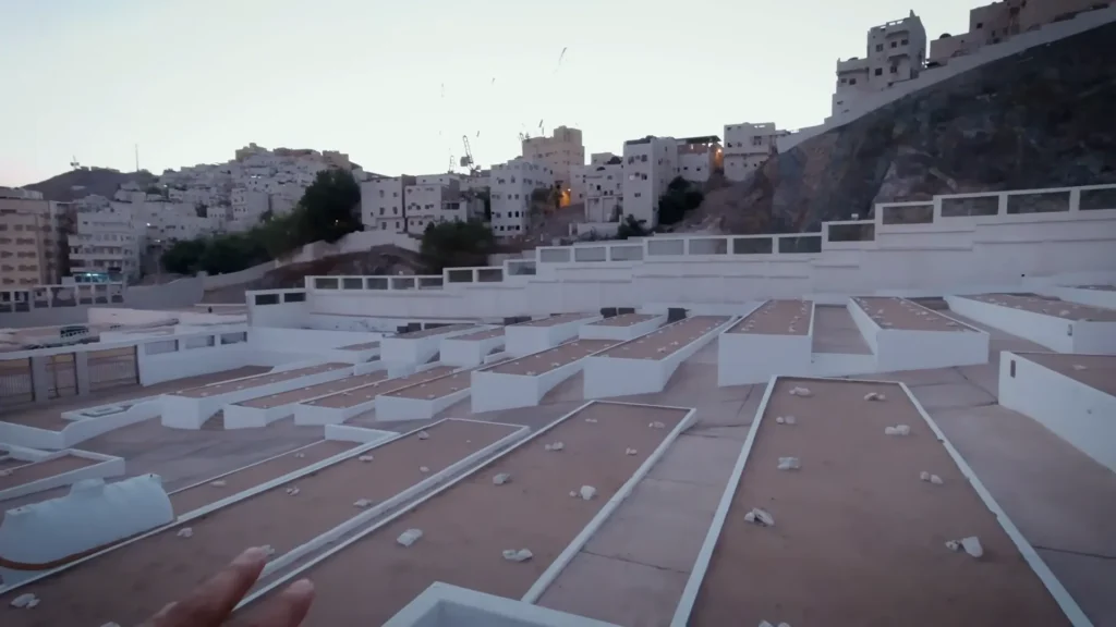 Jannat al-Mu'alla: The Sacred Cemetery of Makkah’s Most Beloved Souls 2 Main entrance to Jannat al-Mu'alla cemetery near Masjid al-Haram in Makkah