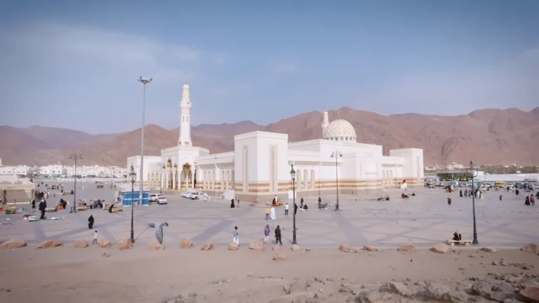 Historic mountain battlefield in Madinah where 70 companions were martyred during the Battle of Uhud